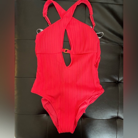 Becca 2 PIECES Swimsuit + Skirt Pink Medium - Picture 2 of 6
